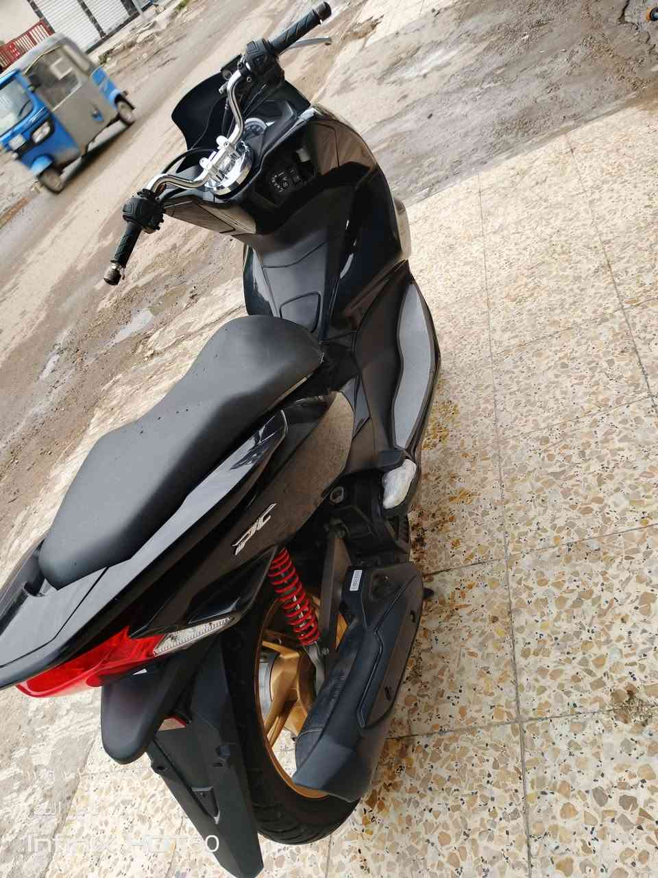 سلام عليكم دراجه بي سي اكس كفاله عامه اي نقص ما بيها دراجه كلها شغاله اي نقص ما تيارات جدد دراجه ماشيه قليل 64 ماشيه برغم مفتوح بيها معدل 130 العنوان بغداد الامين الثانيه شارع النواب السعر 1650 وبيها مجال ***********
