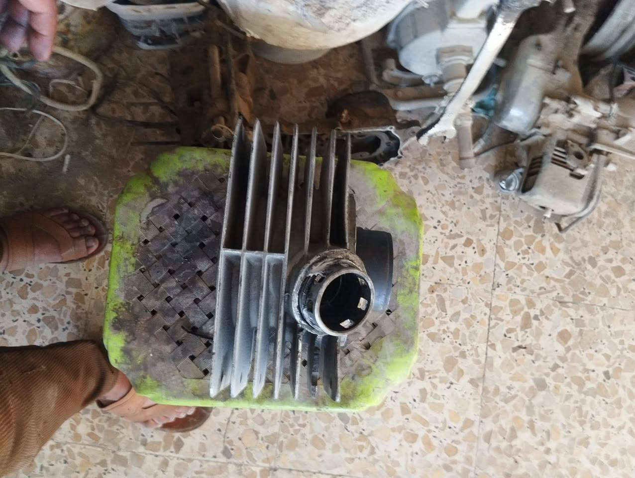 سلام عليكم سلندر 81كصه اوله بعد جديده ماساحك وكور اربعه كير الي يريدهن يخابر مكاني  كربلاء ***********
