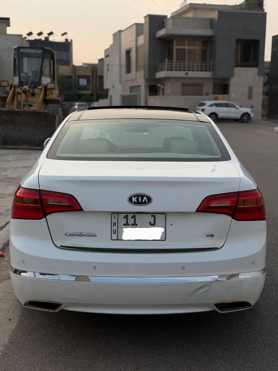 كيا كادينزا خليجيه ٢٠١١ فول مواصفات  هزه والرقم بغداد الجديد حجم محرك ٣٥٠٠ تحكمات ستيرن بنوراما كشنات تدفئه وتبريد وخزن مموري لايت حاجب وزنون اناره ترحيب داخل بيجي بصمه تشغيل مري شفط صاجات تبريد امامي وخلفي سماعات انفتني بصمه ابواب مكفوله من ضربه صبغ جاملغ امامي ايسر اثر شخط بدون دواخل مكفوله من شواصي وللغود والتبديل سعر ١٠٣ ورقه الاتصال  ***********  بغداد حي الجامعه
