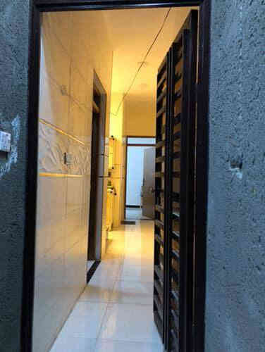 سلام عليكم دار للبيع نزال عباس الكهربائي المساحه ٦٥ متر يحتوي على ٣ غراف نوام صاله ومطبخ وصحيات للستفسار على الخاص ***********
