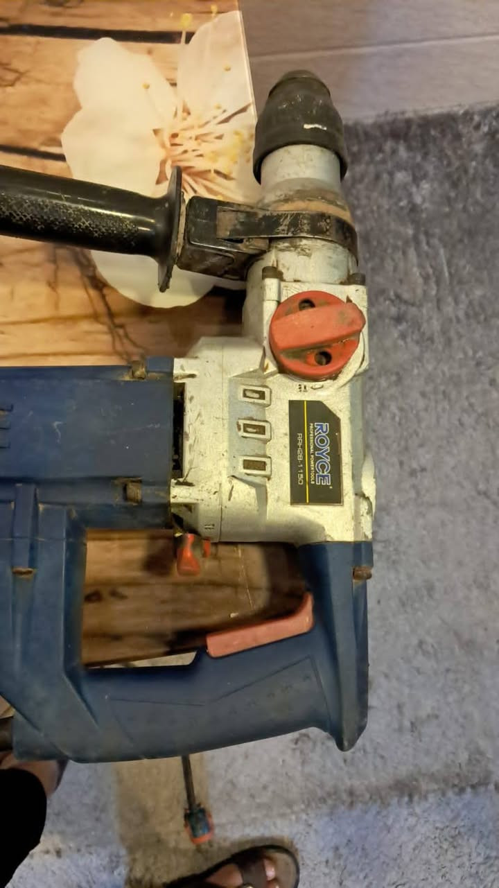 دريل جگ همر مع فره للتثقيب بلادي شرط ما مفتوح للبيع او مراوس بكوسره كتر الي عنده يتفضل خاص


**إذا كنت صاحب هذا الإعلان وتريد حذفه لأي سبب، رجاءا أرسل رسالة إلى الدعم الفني**