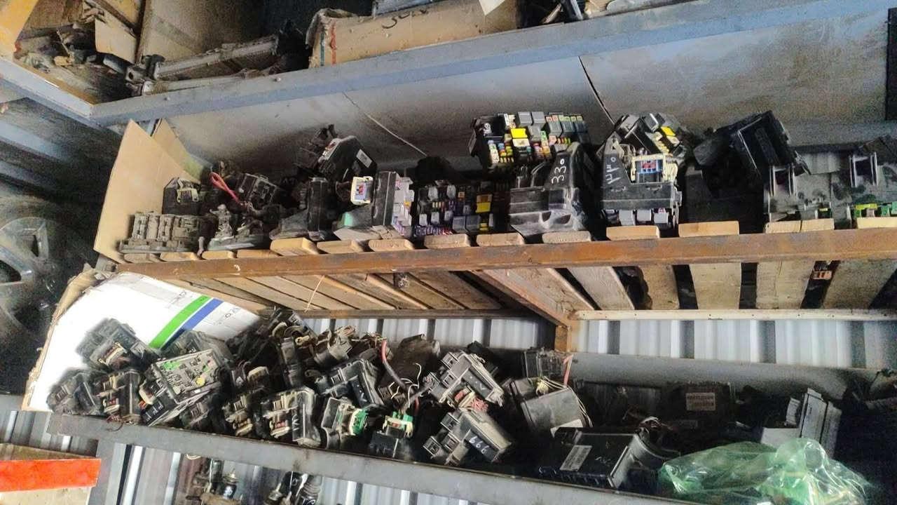 كهربائي دوج  مكاني بغداد اوصلك لباب لبيت بغداد فقط
***********
بي واتساب
يوجد عقول قواعد فيوزات ضفاير
