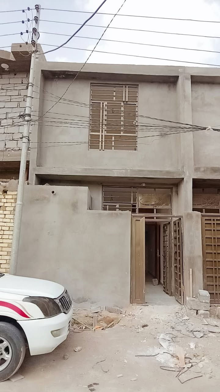 سلام عليكم دار للبيع مساحه 50 متر طابقين سعره 35  مكانه حي سجاد فرع الاول كربلاء ‏‪***********‬‏
