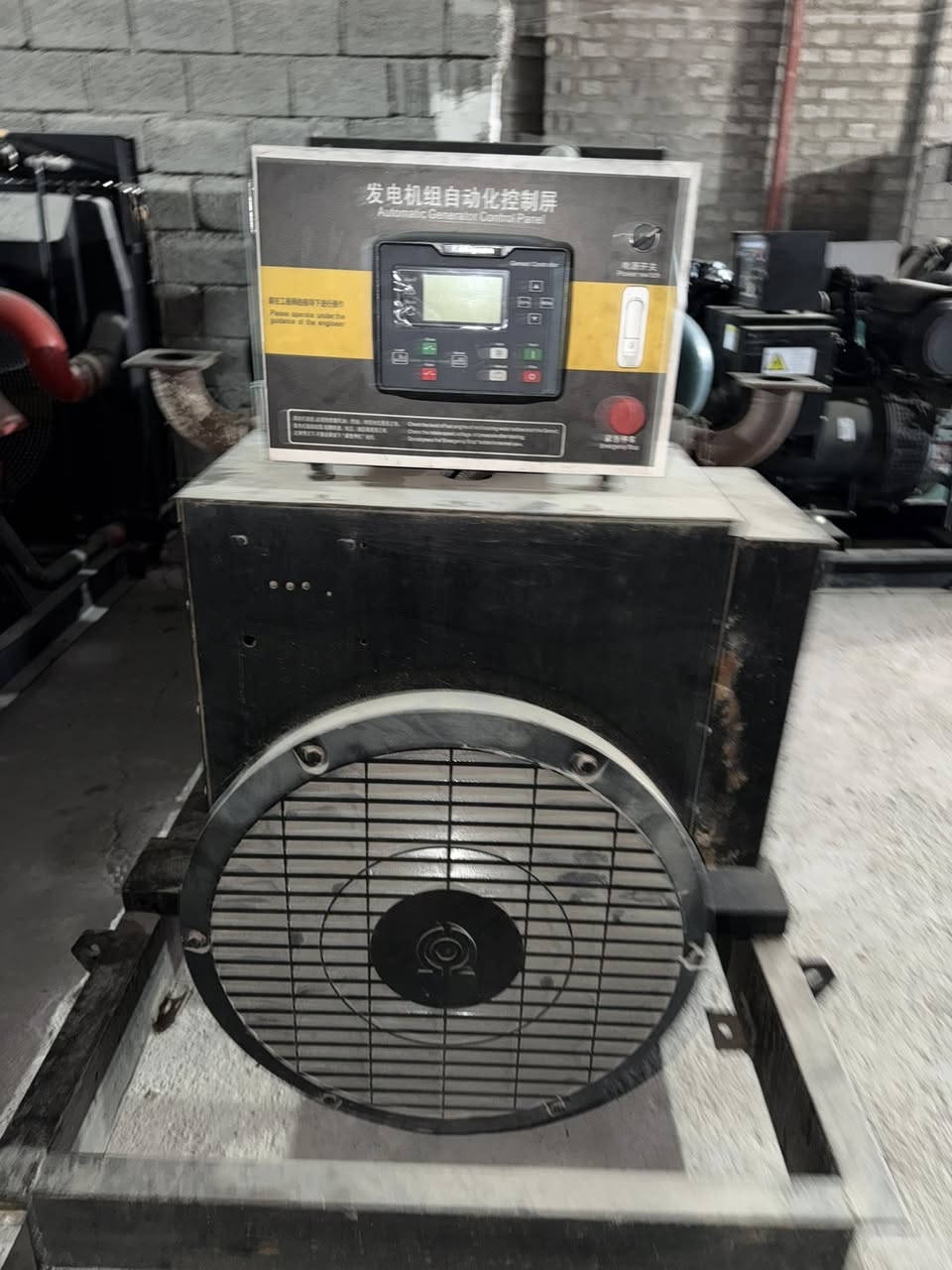 #مولدات 
دايو  8  سلندر بلادي اخو زيرو كوري اصلي 
شرط الشغل برغي مامفتوح منه مشتغله شي قليل 
فول اوتو + نظام حمايه 

‏📍التوليد 400 kva 
📍السعر خاص او اتصال بالرقم التالي 

العنوان أربيل الصناعه الجنوبيه 
للاستفسار الاتصال + واتساب (***********) يوجد توصيل لجميع المحافظات
