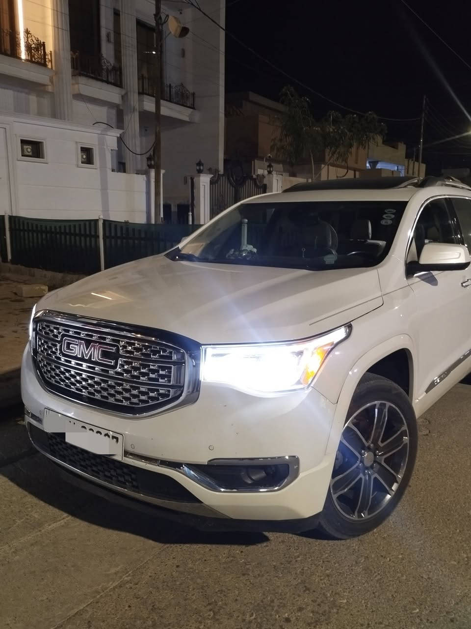 السلام عليكم
GMC acadia اعلى فئة dinali 

فول مواصفات بانوراما امامي خلفي

مقاعد vib 

ماشية 140 الف 

السعر 200 وبيها مجال 

مكاني كركوك

واتساب ***********

اسياسيل***********
