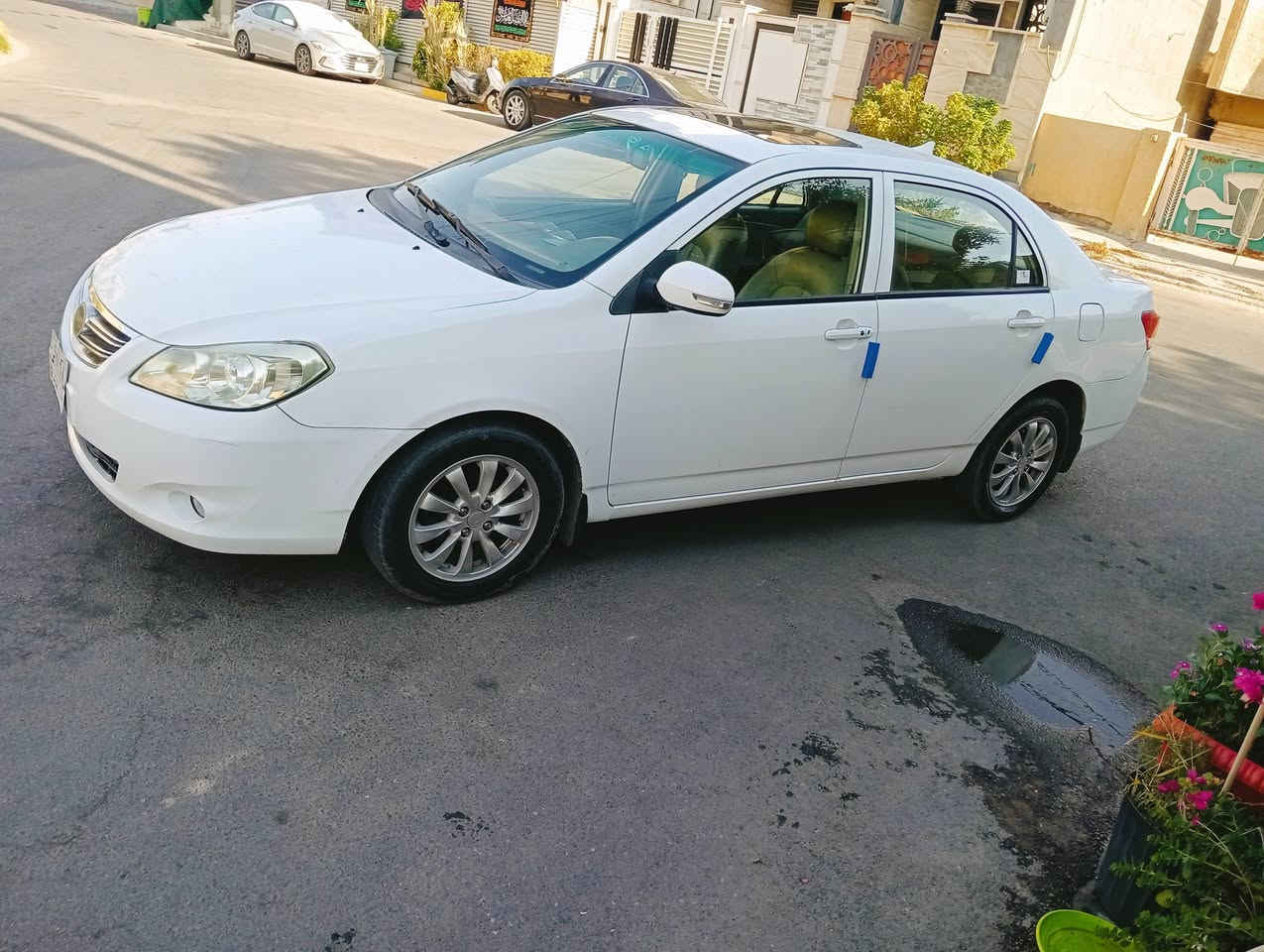 ،بي واي دي (جي3) موديل ١٣ بلاديه كلها،  قطرة سمكرة مابيها، مكينه وكير  وحدادية خير من الله، تبريد كورلا ثلج، كامل مواصفات، السعر  52 ، مصفرة من الاقساط والغرامات ، مكاني بغداد ..
موبايل/ ***********
