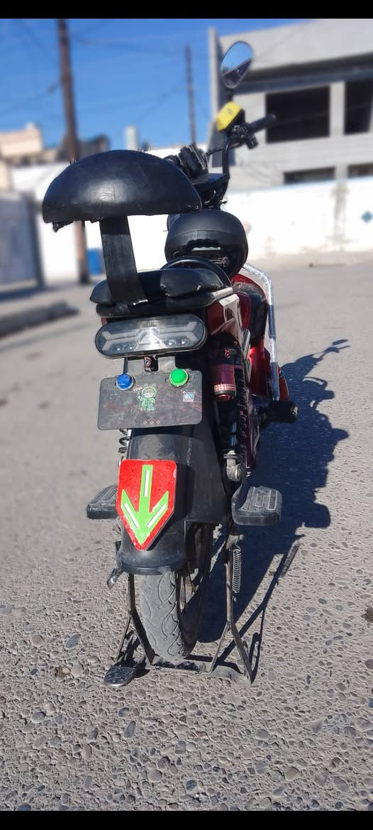 السلام عليكم بايسكل شحن للبيع موديل 2024 بايسكل شحن اي عيب مابي شرط الفحص  5 بطاريات شرط  يقبط فول سرعة  99 بايسكل حيل نضيف أمام العين دبل اشاره اشاره شفط بايسكل ابو درع سعر 250 وبيها مجال مكاني كركوك الرقم الهاتف ***********
