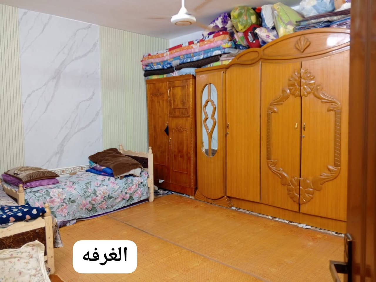 # بيت للبيع بالمهيدية مقابل عمارات الشموخ 
المساحة 100م ✅
ثالث بيت عن الشارع العام فرع امجد للصحيات 
بيت مرتب 
البيت بناء فرمستون 
سعرة جوا البلاش مال محتاج 
بسعر قطعة بالمهيدية 
للتواصل 
***********
***********
