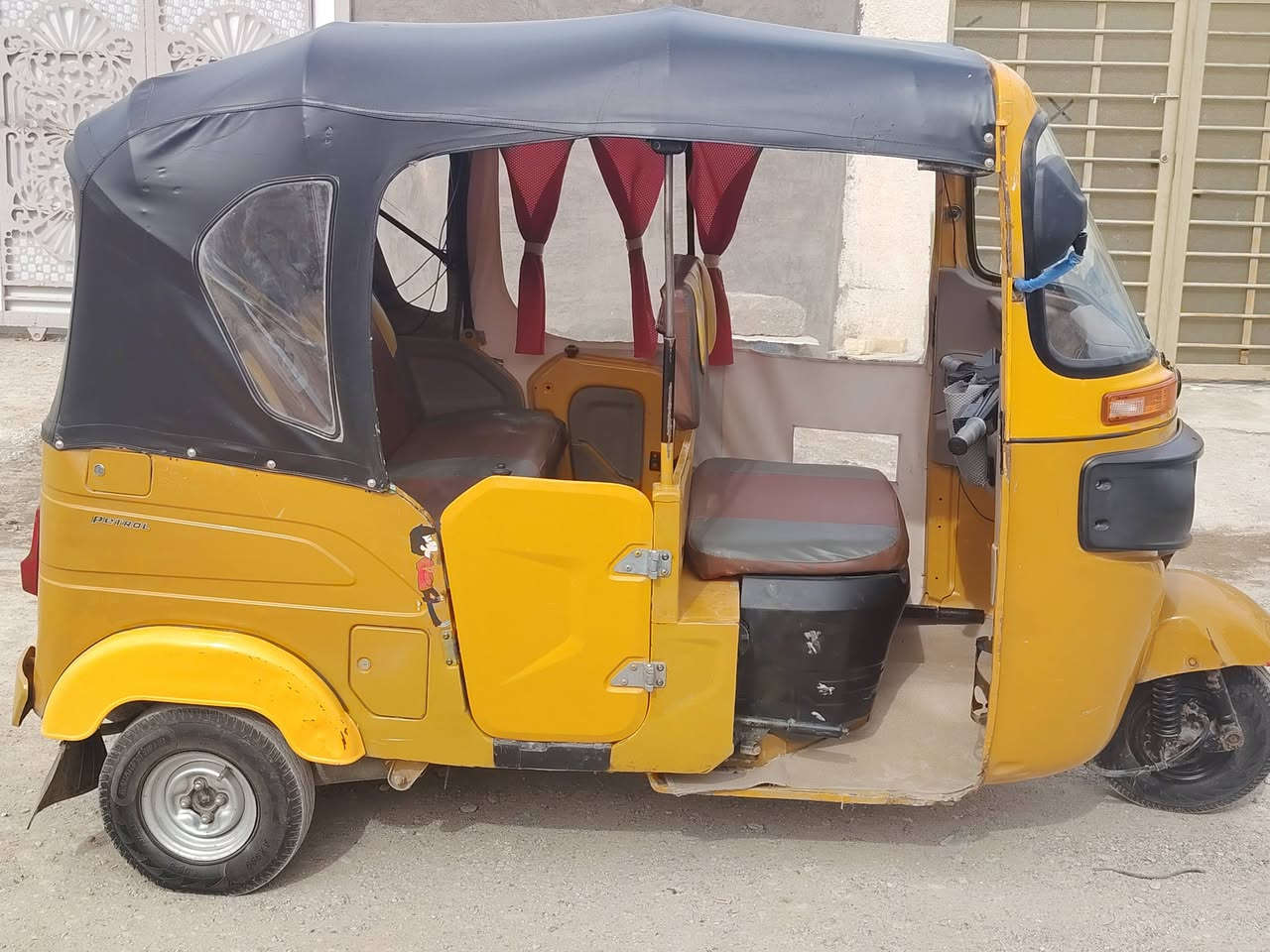 تكتك مديل 21شهر 4رقم ذي قار مكان كوت سعر 6800وبيه مجال حق جيه ***********
