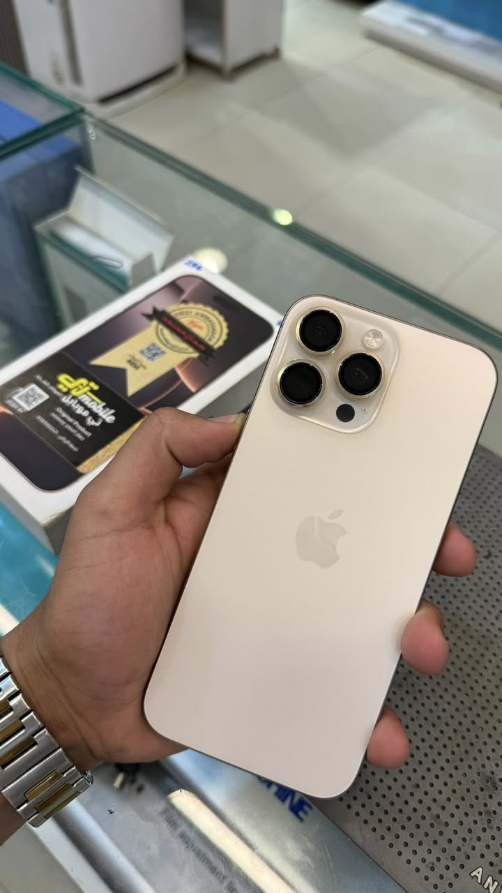 سلام عليكم 16 برو ماكس  جهاز فول اخو جديد ذاكره 256 قطعة أصلية بطاريه 90 جهاز فول شخط واحد ما بي سعره 1075 عنوان سيديه شارع تجاري ***********
