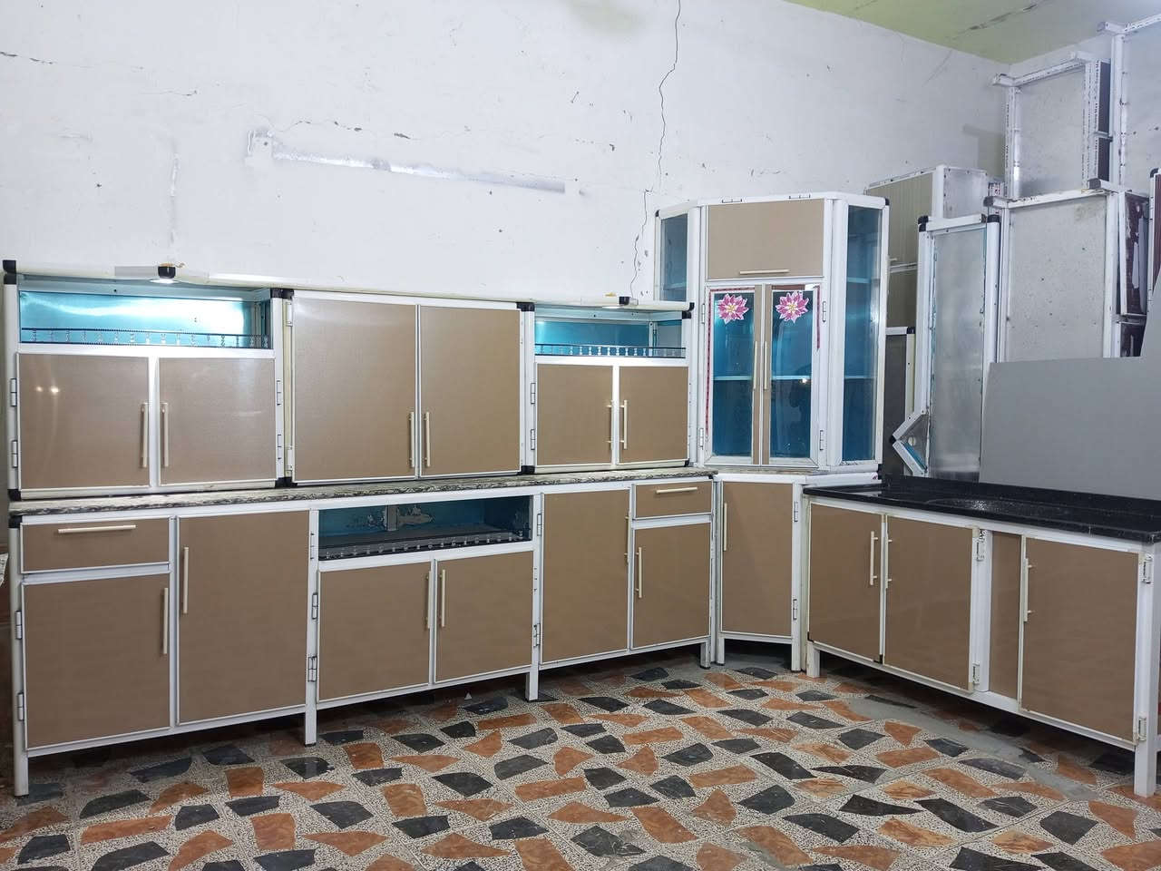 يا رزاق للبيع السعر 950 تسكام الثقيل فرته كله ست أمتار أو نص كله كرانيت الشراي  يراسني خاص ادزله الفيديو والعنوان ***********
