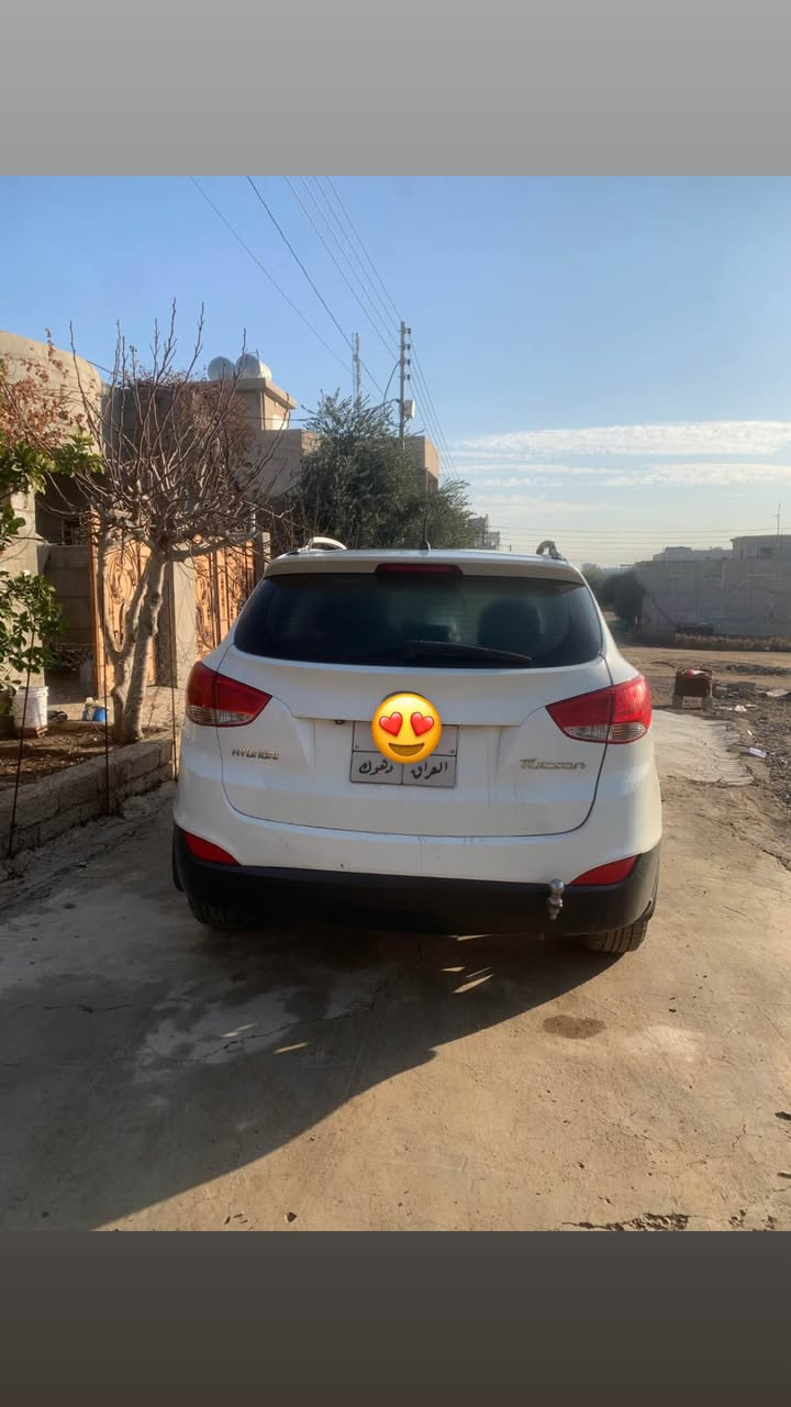 تكسون ٢٠١٠ بو فروتني   زورا پاقژه بي مه صره فه …گير و مكينه شه رتن..دوو ده رگه هـ و جاملوغه ك و بني ده رگه هي و بولند شي تبديله.. ره قه م و سه نه وي ييت سه رفه جوين هه كه مشه ريي وه ره خاص يا په يوه نديي في ژماري بكه *********** دهوك, العراق
