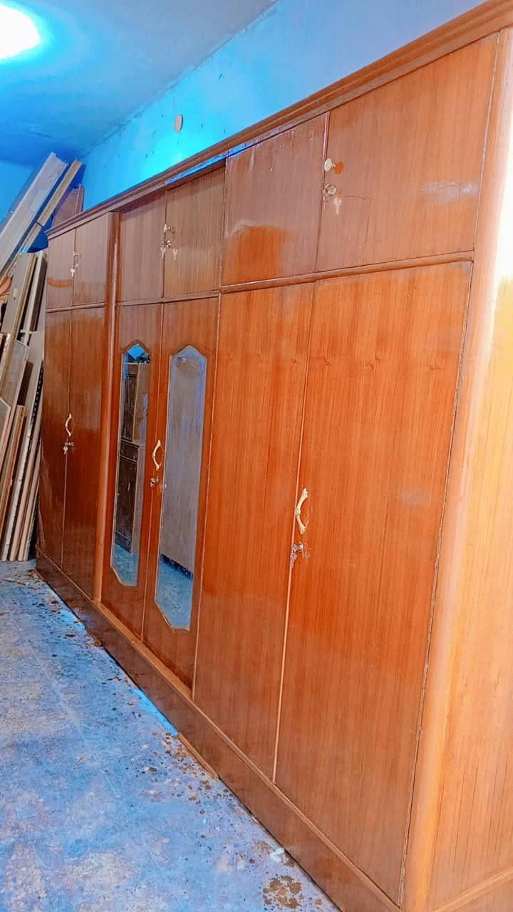 سلام عليكم 
كنتور 6 ابواب طابقين  نضيف سعره 225 الف 
يوجد توصيل داخل النجف 
للاستفسار اتصل او مراسله واتساب  
‏‪***********‬‏
