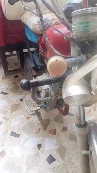 سعرها 700,000 والشراي يخابرني ما متواجد على الفيس رقم الهاتف 077137155...