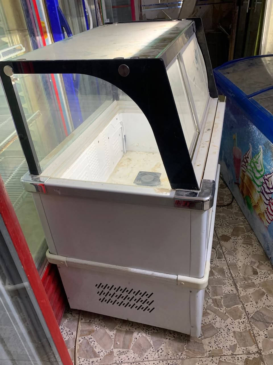 للبيع براد طرشي الاتصال *********** وتساب العماره ميسان حي الحسين الجديد مقابيل السوك الاخضر شارع ابو شاكرً
