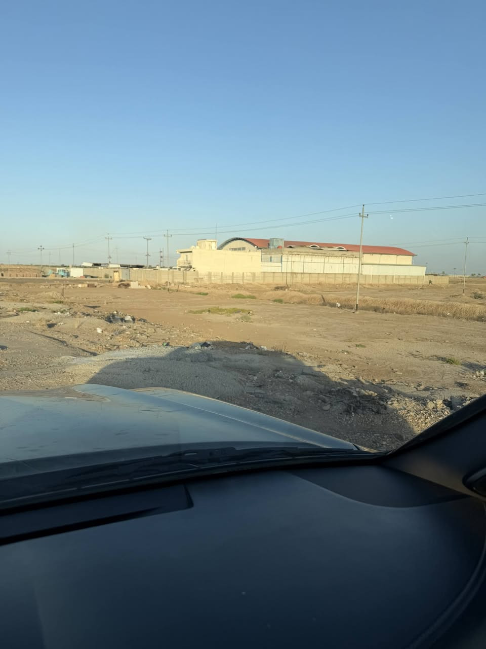 السلام عليكم يوجد دوانم سند 25 حق تصرف بسمي مداور أبو شطيب على طريق بغداد قرب جسر حوالي اكو على شارع العام سعر دونم 60 مليون بل ضهر سعر 40 تصال على رقم *********** واتساب تصال ***********
