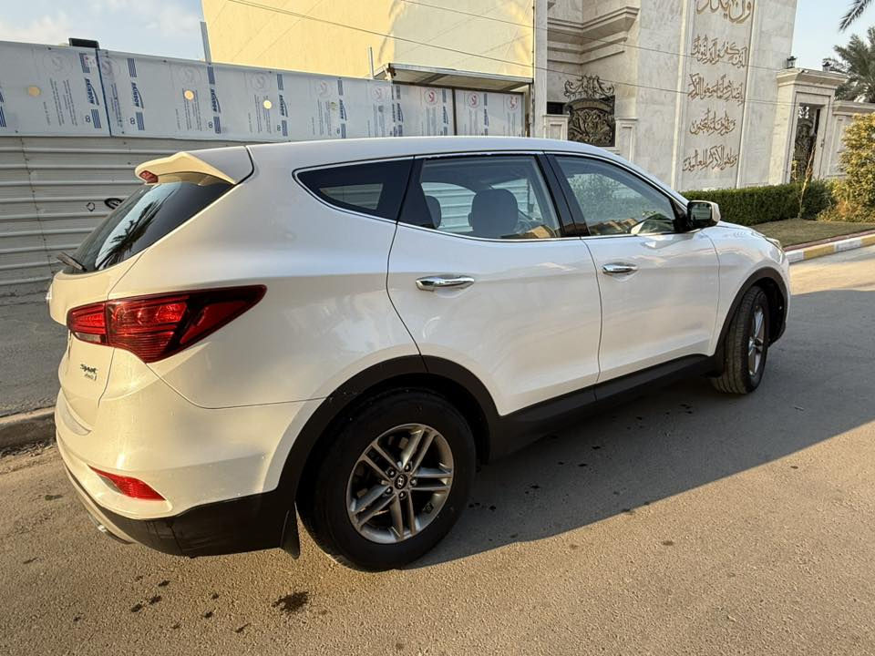 السلام عليكم
سنتافي ٢٠١٨ سبورت امريكي

محرك ٢٤٠٠

ماشية ٨٢ الف

السيارة حادثها جاملغ وشوية من البنيد 

وصور السونار والحادث موجودة 

السيارة كلش نظيفة ومداريها 

ودهن اصلي وبانزين محسن  

مابيها اي نقص 

مكان السيارة شارع فلسطين
بيع فقط اعتذر عن المراوس  

***********

السعر ١٤٨ ورقة
