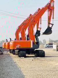 حفارة زت ثري • موديل ٢٠١٢ • كفالة عامة