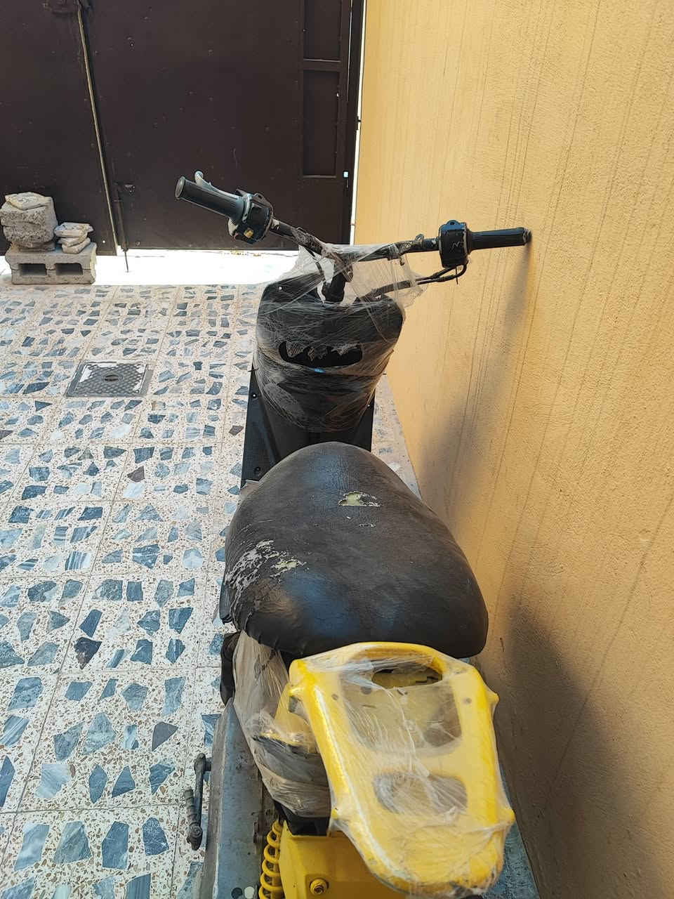 ماطور فرخ لكزز للبيع انطيك شلعه ومعدل مانطيك كشر الماطور محرك جديد مال ربمه ضفيره جديده شوته جديده قايش جديد ابو الختم تايرات جديدات قبل شهرين شديتهن السعر 150 مكاني موصل حي النجار قرب مول تودي رقمي
***********

ملاحضه:  الماطور مابي سويج يعني يشتغل هندر وصره مال دهن مابي يعني حطله دهن ويه البانزين ما يأثر اي شي عليه ولحد يجي خاص ويسأل ذاكر كلشي بل منشور وشكرا.ً
ماطور فرخ لكزز للبيع انطيك شلعه ومعدل مانطيك كشر الماطور محرك جديد مال ربمه ضفيره جديده شوته جديده قايش جديد ابو الختم تايرات جديدات قبل شهرين شديتهن السعر 150 مكاني موصل حي النجار قرب مول تودي رقمي
