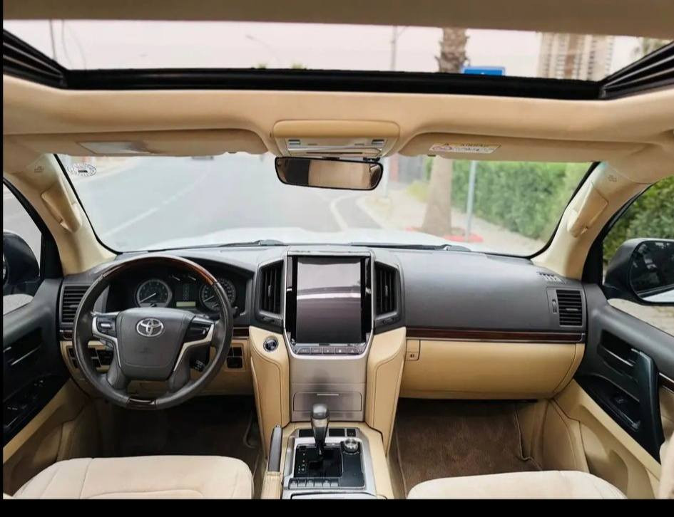 تويوتا لاندكروزر 2016 GXR محدث كاملة لـ 2021
القير والمكينة والأكسل بشرط
بدون صبغ
بيها ضربتين خفيفات متبدلات بلد
شاصي وبدي فول
مواصفات فول فول
مرايات شفت
دفع رباعي
دوش كوشن كهرباء
8 إيربگ
كوشن جلد
ثلاجة
سلايد
هوك
فلجة
3 شاشات
كاميرا
4 تايرات مع ويل موديل 2021، بعدهن تحت

رقم الهاتف 
***********
***********
