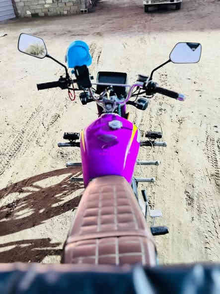 سلام عليكم دراجه سونك للبيع فقط موديل2023
محرك 150
كهربائياته كله شغاله
تشغيل 🔛 عند بعد
اوراق كامله الدراجه مابيها اي نقص 
وراقه كامله 
مكاني بغداد تاجي
  ‏‪/***********‬‏ ‏/‪***********‬‏  وتساب
السعر 650 وبيهه مجال
