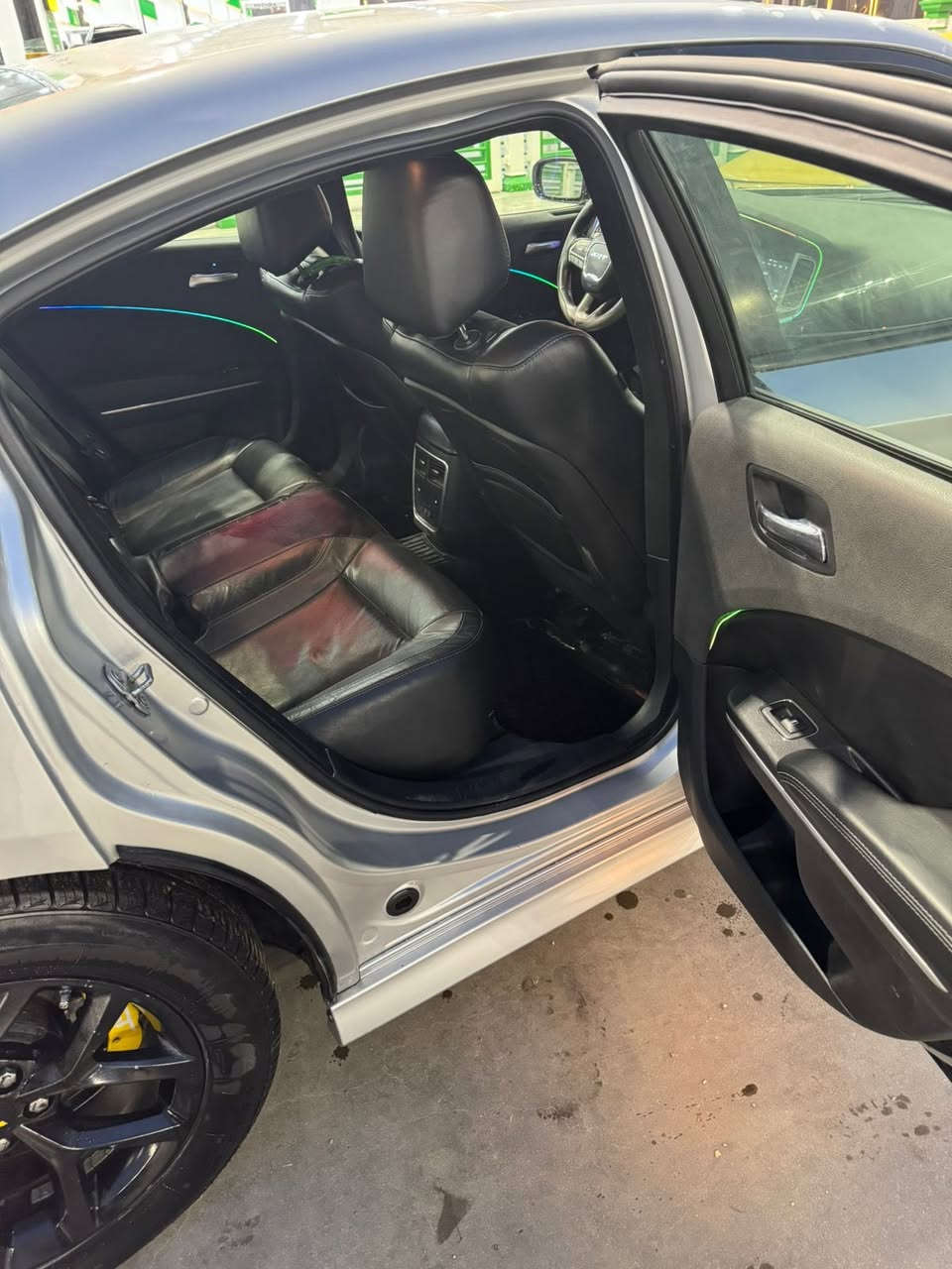 جارجر اصل 2019 
السيارة فول مواصفات عدى الفتحة 
كشنات كهرباء 
كشنات تدفئة وتبريد 
ستيرن هيتر 
كشنات حضن 
بيها صفحة عكس السايق صبغ اثر شخوط بدون قطرة معجون 
انارة داخلية شاشة ابل كاربلي 
السيارة جاهزة من كلشي 
السعر 185 وبيها مجال 
و ما مشتغلة خط ابد 
حلوة ونظيفة وبالعافية عالياخذها 
مكلف بالنشر 
للتواصل الاتصال بالرقم ***********
