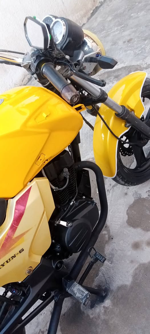 سلام عليكم غوالي دراجه دايوان بانده للبيع موديل 16اوراق مكفوله لاتنقيص ولا تبخير كهربائيات كول شغاله دشبول شغال السعر 700وبيه مجال الاتصال على *********** اخوان ممتواجد على النت الي يريد يتصل
