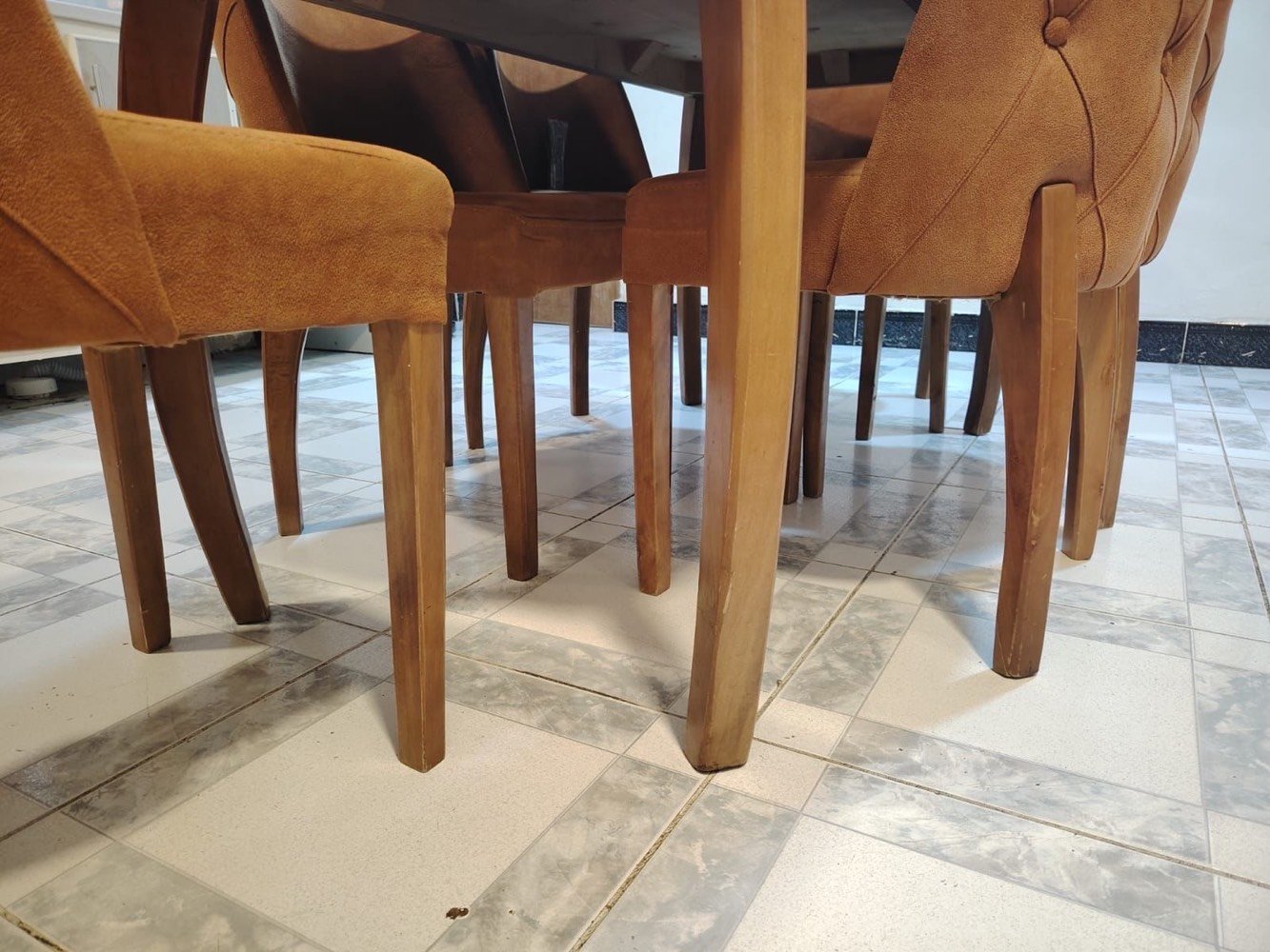 ميز طعام نظيف شوفة العين صاج و وزنه ثكيل ما ينشال
ماكو منه جديد هيج صاج هذا لكطه ماخذه من عائلة تاركينك حته ما ياكلون عليه خذيته بوكته قبل سنتين ب 520 الف و لو ما محتاج ما ابيعه لان ماكو بنضافته
السعر ب235 الف و بي مجال
***********