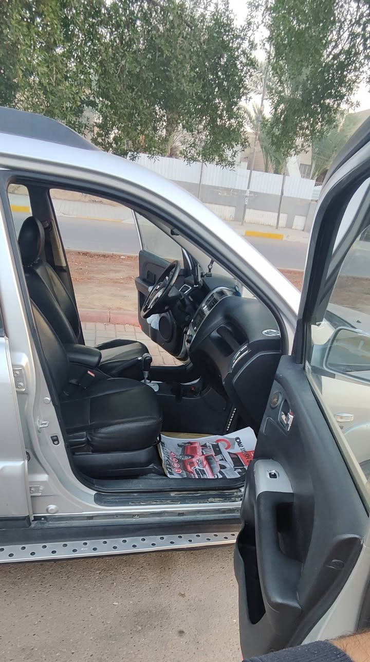 سلام عليكم سبورتج للبيع موديل 2009 
مال جناي رقم بغداد مشروع وطني 
السيارة باسمي تحويل مباشر 
السعر 120 وبيها مجال
مكاني بغداد
***********
المواصفات

مكينة نظيفة 2000c دوش
يدات الباب والسستم نيكل 
فتحة سقف
حساسات خلفية
تحكم تبريد بيانو
مري شفط
تدفئة كشنات
تحكم استيرن ومايك
نظام Abs يعني اربع دسكات
دبل صالنصه
مواصفات كير عادي و اوتو 
تقفيل ذاتي
زجاج السائق auto ضد لمس اليد يعني ترجع تنزل
جكها و حتى السبير السياره جدا نضيفه
ماشية 182000km
 وتبريد منظومه جديده ثلج وتدفئة
بيها بارد بسيط باب السايق صفحة الجاملغ  فقط
وسونار موجود
