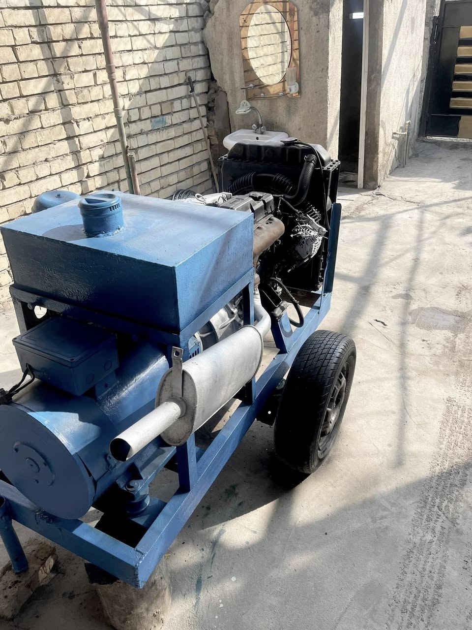 للبيع مولد كيا نظيفه بلادية. ٣٠ كيفي سنكل خزان وقود باتري السعر مليون و٨٥٠؟الف قفلة لاستفسار بغداد ***********
