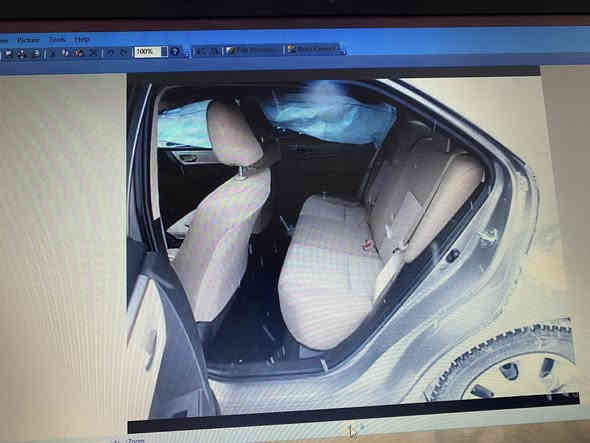 السلام عليكم 
كورلا 2014 وارد كندا LE
الحادث مثل ماموضح بالصور باب السايق والصدر
بحاله جيده 
السعر $ 12800  العنوان بغداد السيديه
للتواصل واتس ***********
