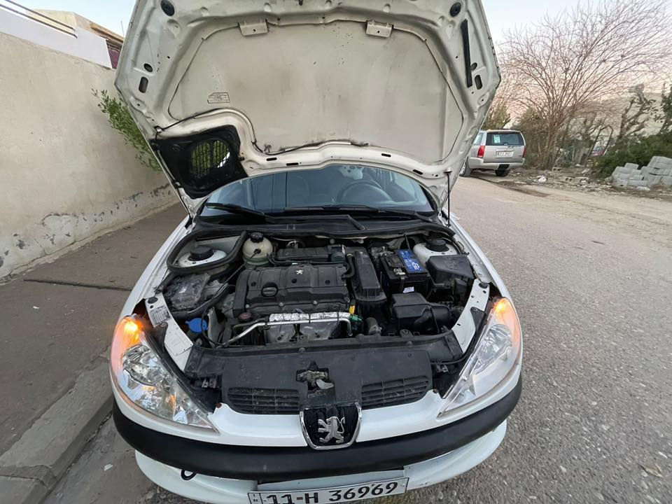 سلام عليكم  قفل 53ورقه

جنايه بيجو تعرف الوصف

بيجو 206 شركه عامه

2009

ماشيه ١٦٨ حقيقي

بيها مكانات صبغ بدون دواخل

ضفيرتها اي جطل ماكو ع شركه

دواخلها ع شركه

محرك ممتاز قوايش راديتر جديده

بطاريه جديده داينمو جديد

كير بل كارتون ماخذه الها ١٠ ورقات جديد بصندوق

سنترك لوك بلادي

اربع بوب سفافيف جديد

صدر بشهر 7 مبدله مع تايرات جدد

برغي مابيها نقص

ولاكلوب مشتغل بيها

ب اسمي سنويه جديده وهزه جديد

*********** وات ساب

سياره مكانها اربيل

و كل خميس ع جمعه انزل بيها ع بغداد
