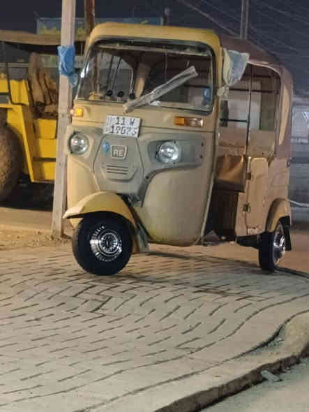 سلام عليكم لبيع تكتك مديل 21 
تكتك مكينه كير اكسن خير من الله 
رقم نكليزي بسمي مكاني بغداد حي اور 
لسعر 7 ملاين ونص رقم لهاتف ***********
