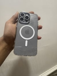 آيفون ١٥ برو ماكس • مكسور ضهر • بطاريه ٨٠