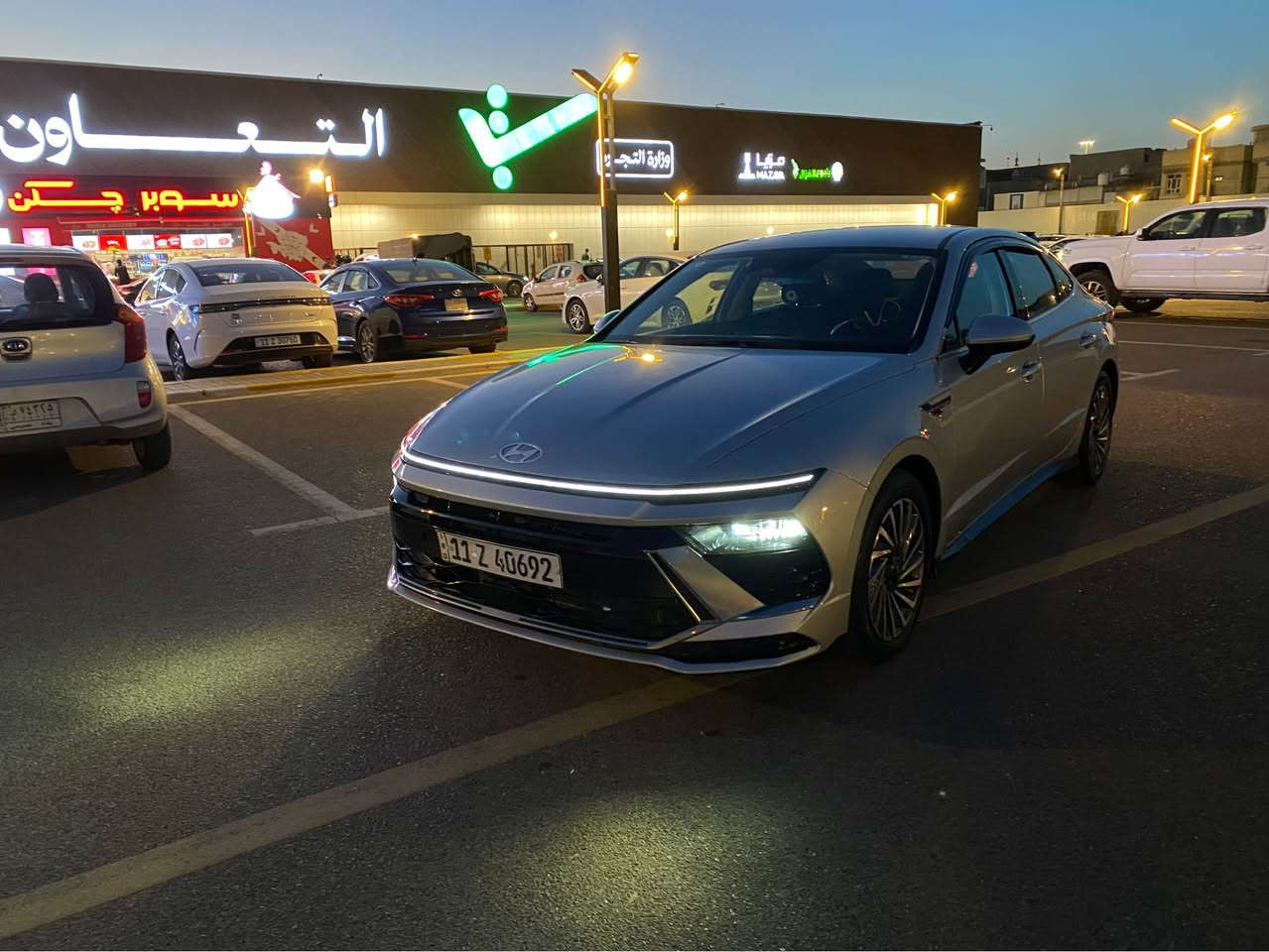 Sonata hybrid 2025
السلام عليكم 
سوناتا هايبرد ٢٠٢٥ 
مواصفات Sel
مكينة ٢٠٠٠ دوش
ماشية ٣٥ الف ميل 
صبغ قطعتين جاملغ و بنيد 
السيارة مرقمة بغداد و جاهزة 
المكان بغداد / حي الجامعة
للاستفسار 
*********** بغداد, العراق
