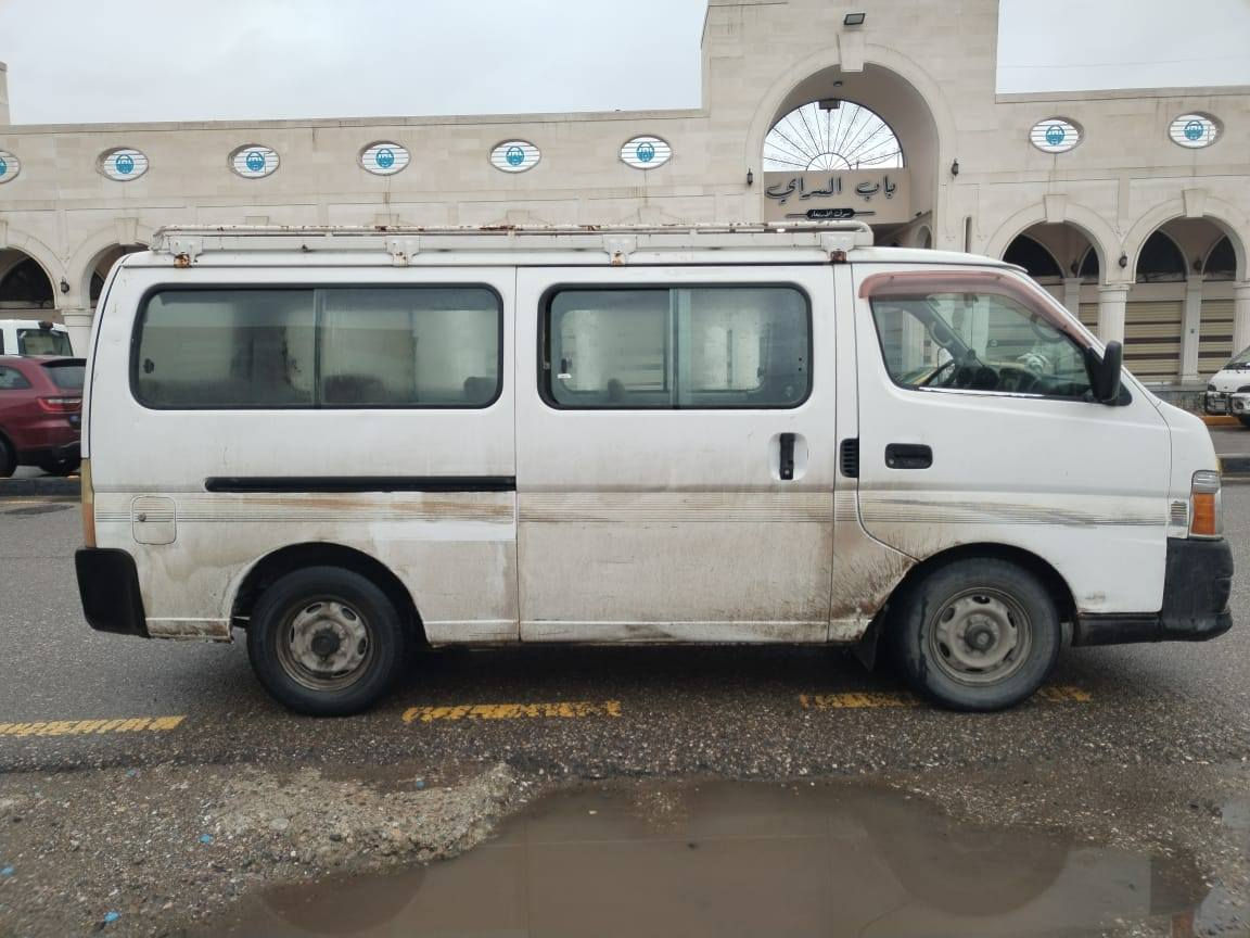 سيارة نيسان اورفان موديل ألفان أربعة سعرو  85 ورقه شرط صافي بي مجال مكاتب نوصل جانب ايمن حي القانون هذا رقمي ***********
