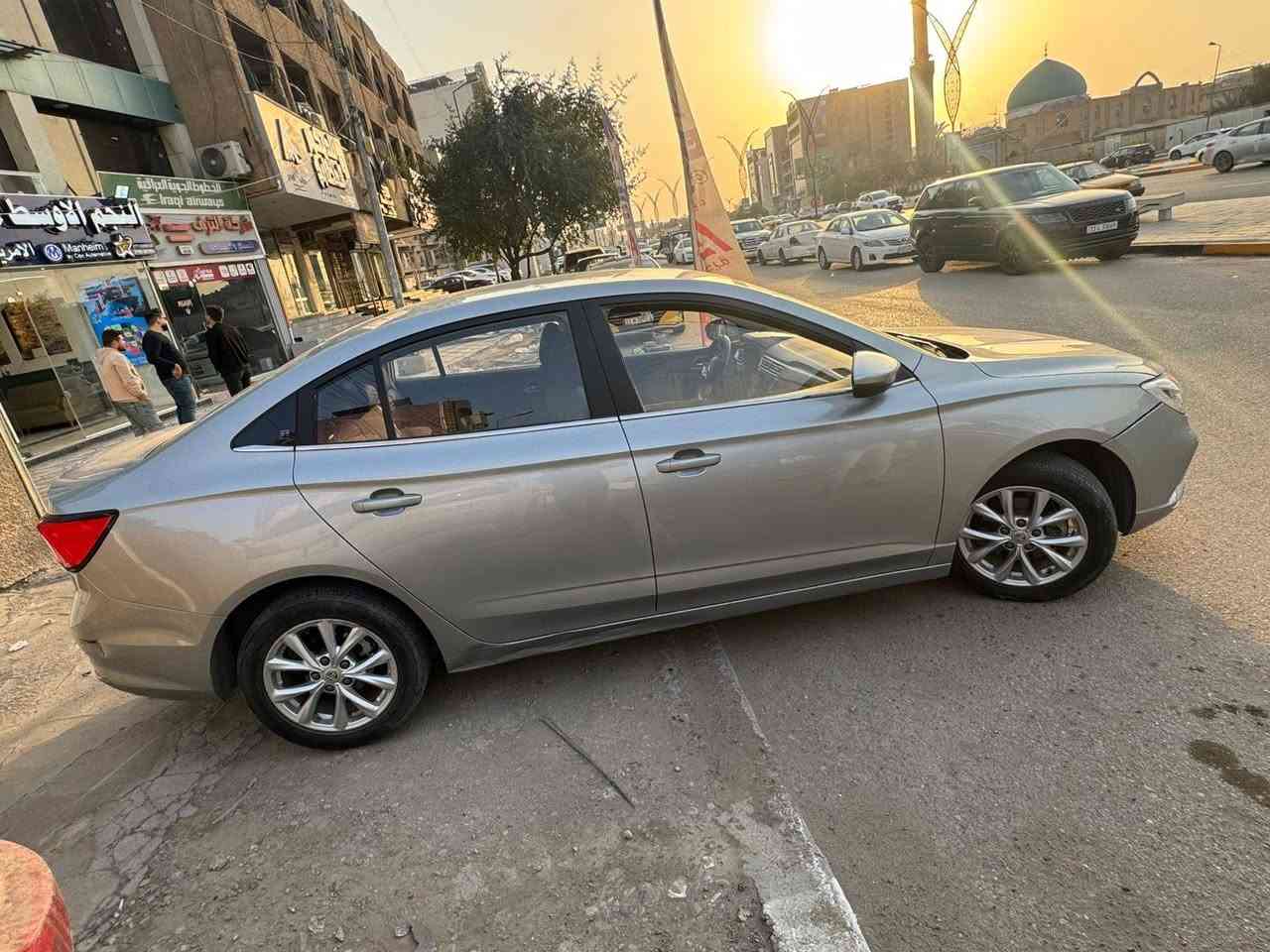 MG 5 2022 com فئة النص فول
📌 اللون: سلفر
📌 المدينة: سليمانية
📌 رقم تسجيل: شمالي سليمانية تحويل مباشر
📌 نوع الوقود: بنزين
📌 ناقل الحركة: أوتوماتيك CVT
📌 عداد / حالة: 47 الف كيلو متر للسيارة (بحاله ممتازة  جيدة) 
📌 : حساسات + كاميرا
السيارة كلين ما بيها حادث فقط الدعامية والدواسة مال باب الخلفي موضحات بالصور ثنينهن
السعر ٩٥ ورقة
للتواصل ***********
