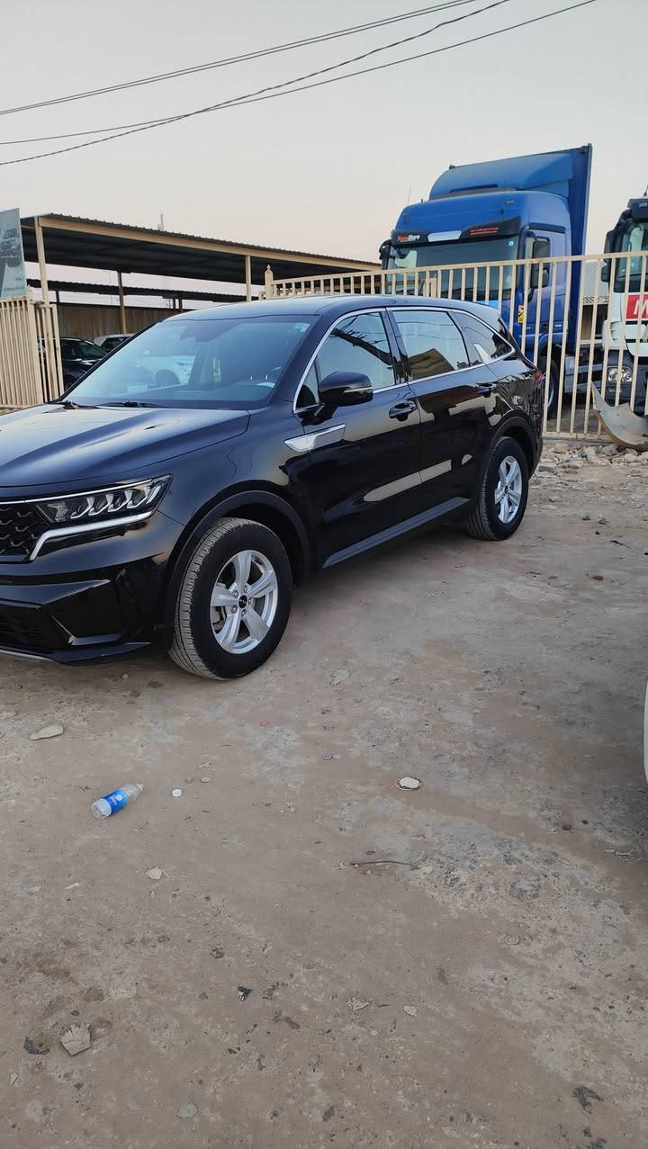 سورنتو موديل 2023 محرك اربعه سلندر 2500cc مكفوله من الصبغ والتبديل والفتح ما عدا بارد بخشم الجاملغ الامامي الايمن بجم وراديترات سليمه السياره ماشيه ٢٩ الف فقط رقم بغداد بسمي المكان ديوانيه السعر ٢٢٥  اللاستفسار***********
