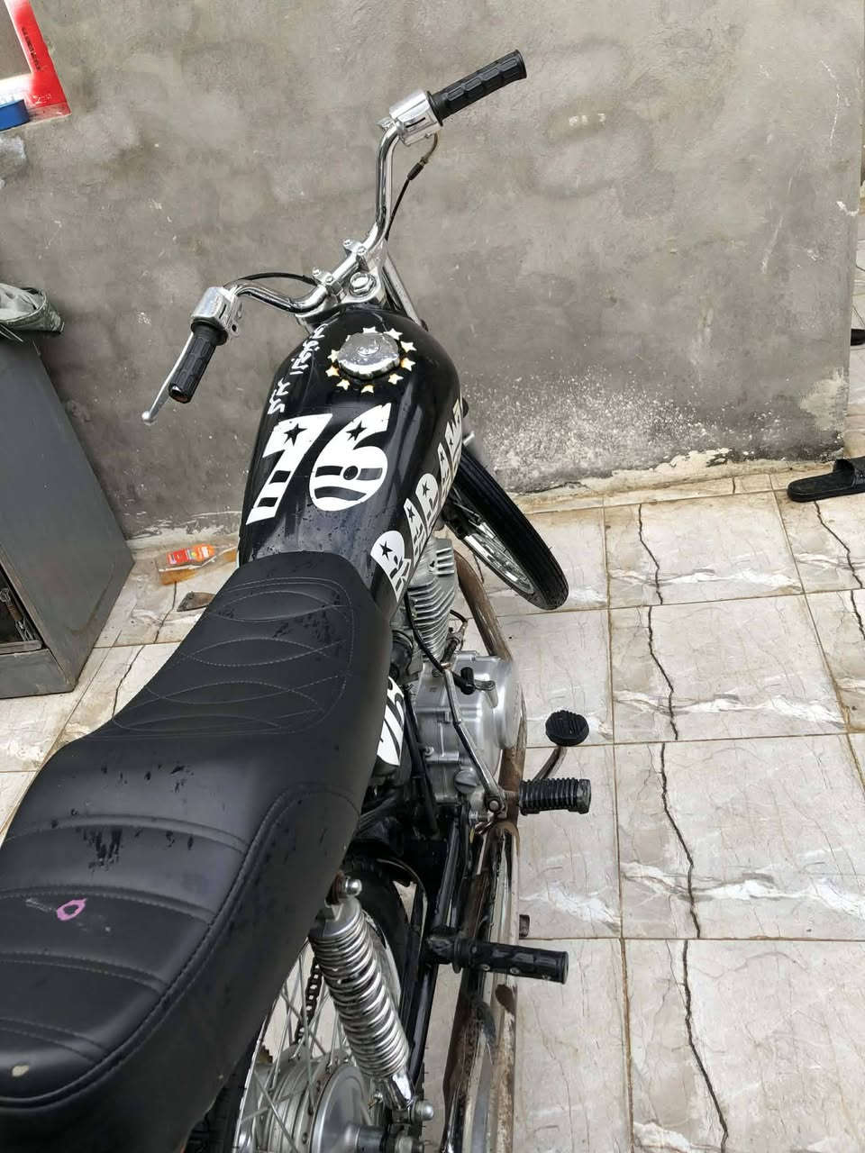 موتر للبيع  ايراني اصلي احمد شهاب مودسل 12 وتعميره 23 شوفت عينك.النضافه مكاني نجف ابصخير السعر 600 وبيهه مجال بصيط. مال جيه ***********
