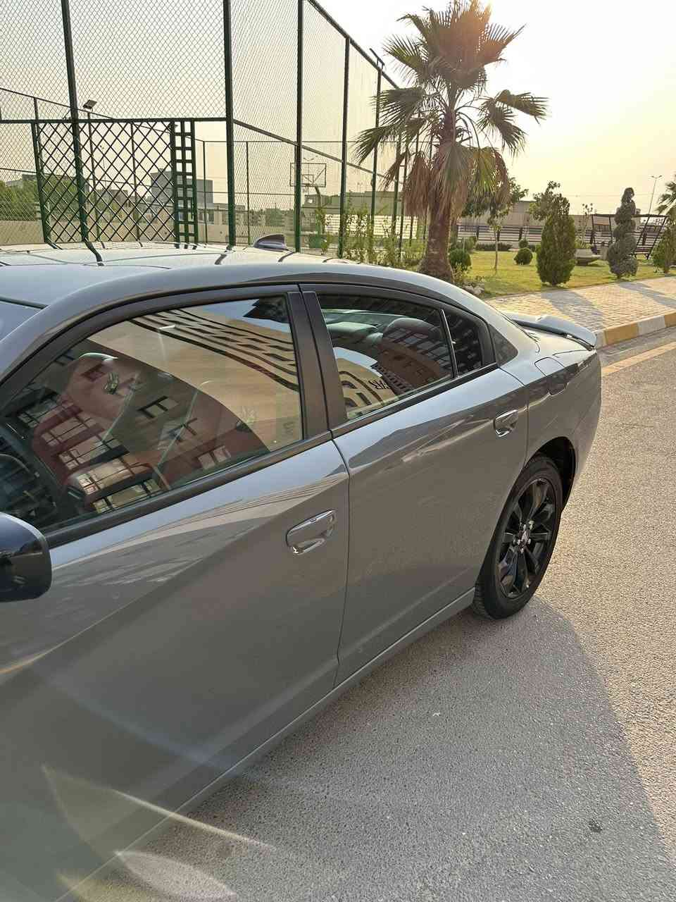 Dodge Charger 2019 Black Top
• وارد كندي
 • ماشية: 100 ألف كيلو
 • الرقم: دهوك
 • الموديل: 2019
 • نظيفة جداً
 • داخلة هزة لكن خلصانة حالياً
 • بدون دواخل، بدون ايرباگ، كلشي سليم
 • محرك، صدر، كهربائيات 100% نظيف
 • السيارة AWD (فور ويل)

مواصفات Black Top (نظام أسود):
 • ويل أسود
 • مرايا جانبية سوداء
 • سلايد أسود
 • جاملغ أسود

المواصفات الداخلية والخارجية:
 • كشنات جلد
 • تدفئة كشنات
 • شاشة كبيرة
 • تشغيل عن بعد
 • حساسات خلفية
 • كامرة خلفية
 • نظام سوبر تراك
 • نظام سبورت و كومفرت مود
 • نظام CarPlay
 • رادار نقطة عمياء بالمراية الجانبية
 • سقف أسود
 • لايتات زينون
 • كشنات كهربائية
 • تحكم ستيرن
 • تحكم سرعة بالستيرن
 • كير شفتات بالستيرن
 • هيتر ستيرن
 • ويل 19

ملاحظات:
 • بيها ضربة وحدة فقط، كلش بسيطة، صورتها موجودة
 • صابغها على كد قطعة صغيرة بس
رقم الشاصي:
‏2C3CDXJG5KH541070

السعر: 23,500$
(وبيها مجال بسيط)


**إذا كنت صاحب هذا الإعلان وتريد حذفه لأي سبب، رجاءا أرسل رسالة إلى الدعم الفني**