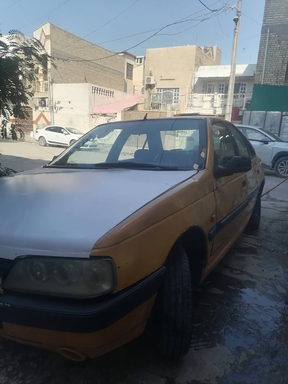 ألسلام عليكم بيجو 405 موديل 10 سنويه ما نافذه بدون راعي مستمسكاته يمي المكينة فرنسيه بيها كازكيت السعر 14 وبيها مجال قليل رقم ***********
