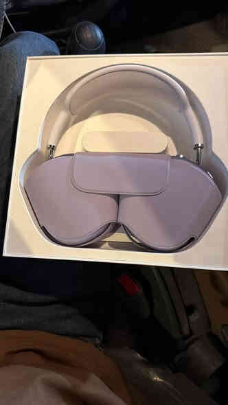 سلام عليكم سماعه ايربود ماكس بعدها بدايت اضمان جديده اخر صدار شتريتها من ماستر ب 810ستخدمتها مره وحده بعدها بضمان رايدها ب 500///رقم ***********
