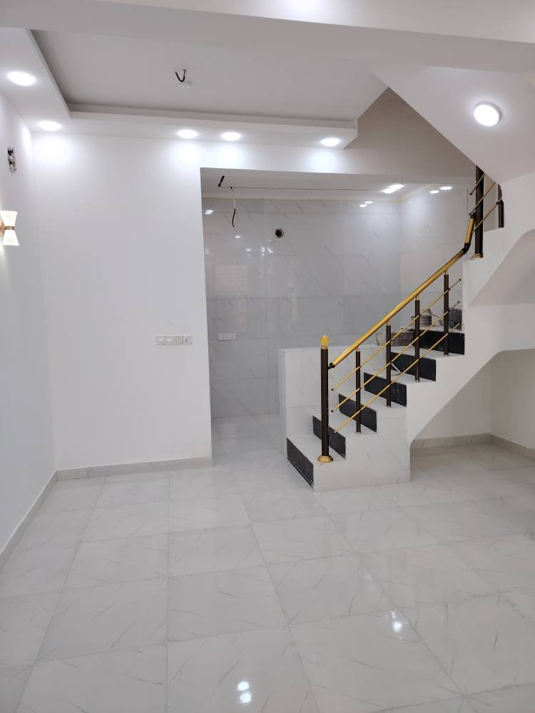 دار 50 متر للبيع شارع حولي ابو مهدي المهندس مقابل القنصلية التركية.. طابق ونص بناء طابوك جمهوري. كونكريت مسلح نظام كاميرات مراقبة يحتوي على غرفة نوم عدد 1 واستقبال ومطبخ اوبن وصالة.
للاستفسار مكتب قدم الخير..
***********  ابو محمد الطرفي كربلاء, العراق
