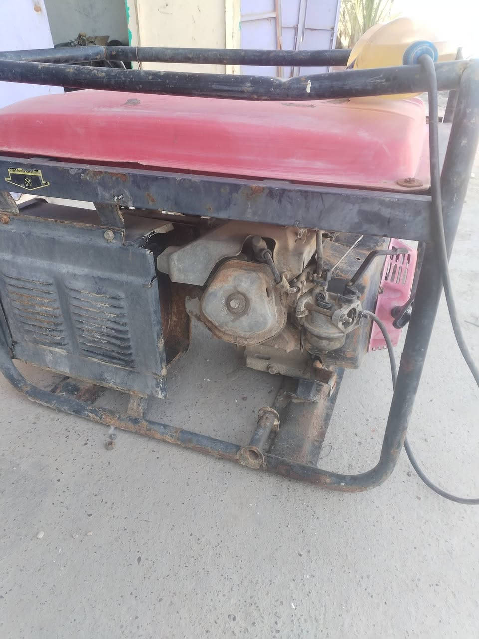 سلام عليكم مولد 5كي في يعني 20امبير 
محرك بلادي مامصلح تشتغل سويج سعره 225
***********
