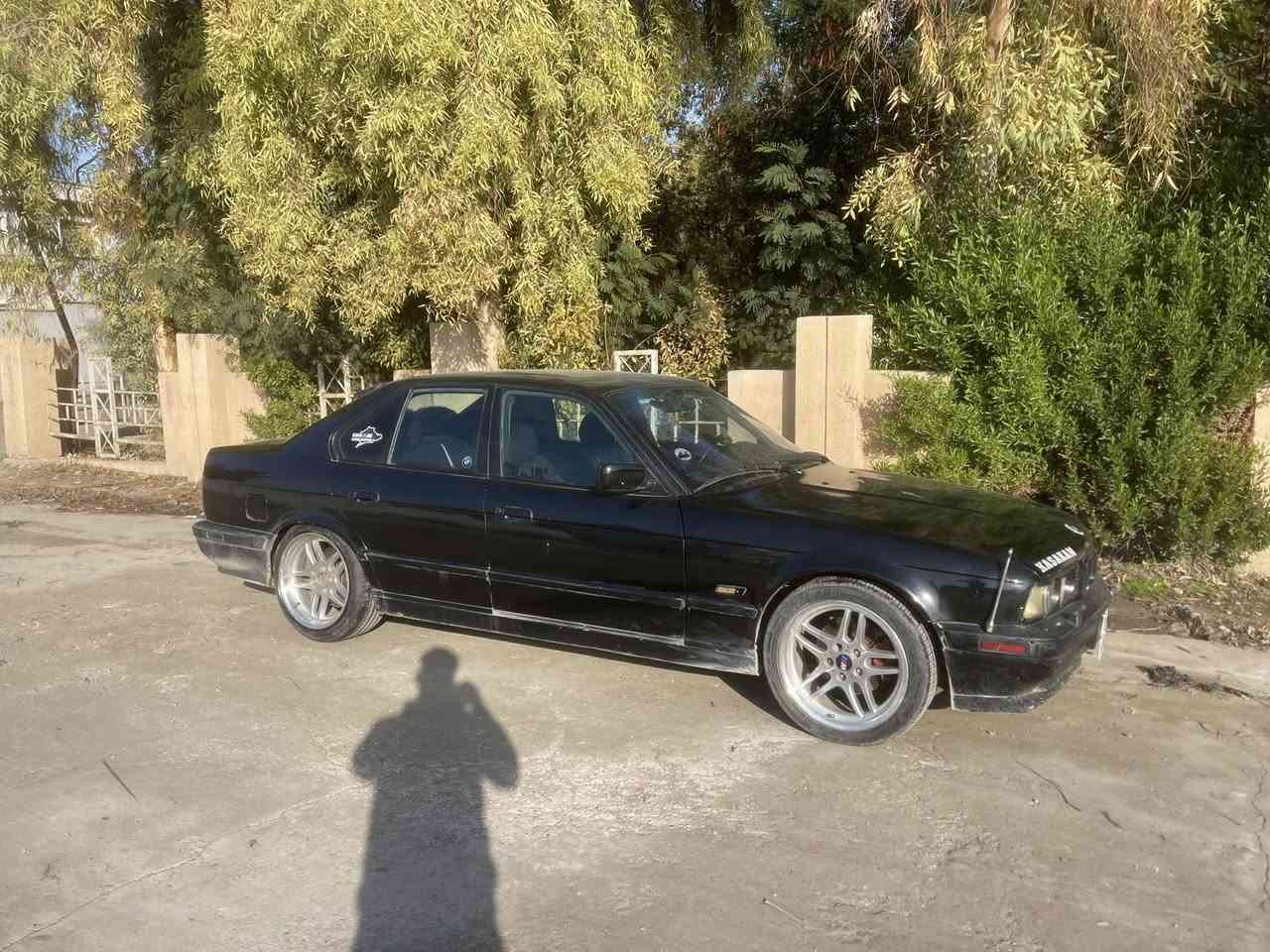 سعرها ٤٨وبي مجال
عليها7اورق غرامه ينزل من سعر بعد معمله 
سياره بدون ضربه 
بي ام 525اوتومتك موديل 90كير محرك شرط شرط تحويل 
جامات كهربائي ويل m جديد تايرت جديد داعمايت امامي وخلفي m كهربائيت كامل صدره امامي خلفي جديد قفل مركزي لايت زيلون سستم صوت وسياره بالواقع احله من صوره باهواي مابيها اي عيب من داعمي للداعمي شرط 
مكاني كركوك 
شراي خابر وتدلل مامتواجد خاص 
***********
