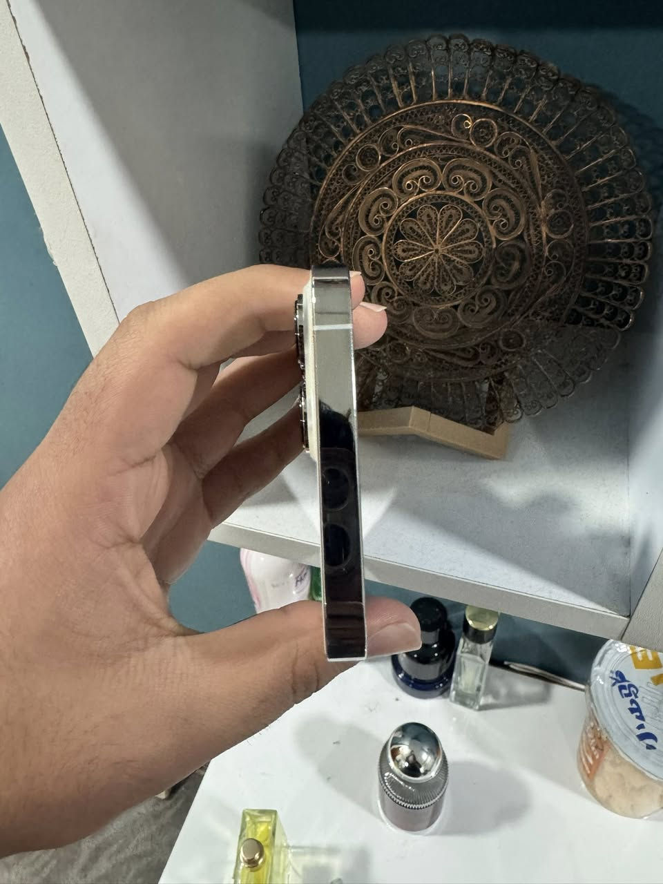 ١٣ برو ماكس ابيض ٥١٢
السلام عليكم
ايفون ١٣ برو ماكس ٥١٢ 
بطاريه ٨٨ ممرفوعه بلاديه 
الجهاز على ايدي نظافه ١٠٠٪؜ 
مابي اي ملاحظه 
مكاني الغزالية 
السعر ٧٥٠ الف وبي مجال بسيط 
واتساب ***********
