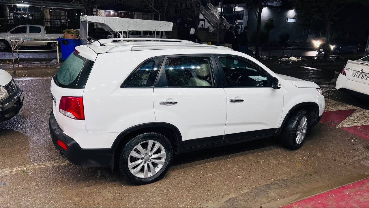 كيا سورينتو موديل 2013 خليجي محرك 4
مكفولة السيارة فحص السونار موضح بالصور 
مواصفات 7راكب تبريد 3قطع كامرة حساس كروز سرعة تحكمات مري كهربائي 
صنوی رقم جدید
سعر 150$
قضاء كلار

‭٠٧٧١ ٩٤٩ ٣٠٥٤‬ كالار, السليمانية
