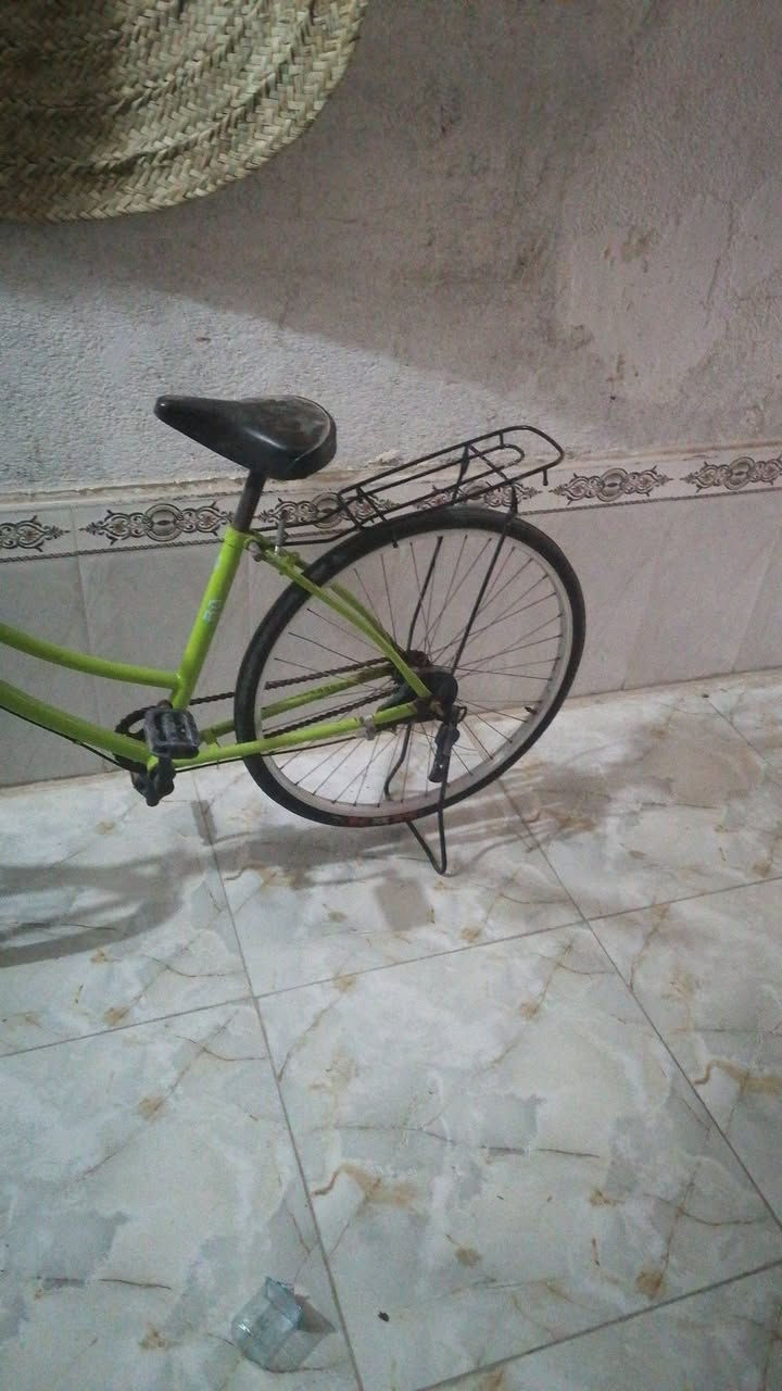 السلام عليكم بايسكلات  عدد اثنين للبيع مكان ناصريه مركز السعر خاص هاذه رقمي بيه واتساب ***********
