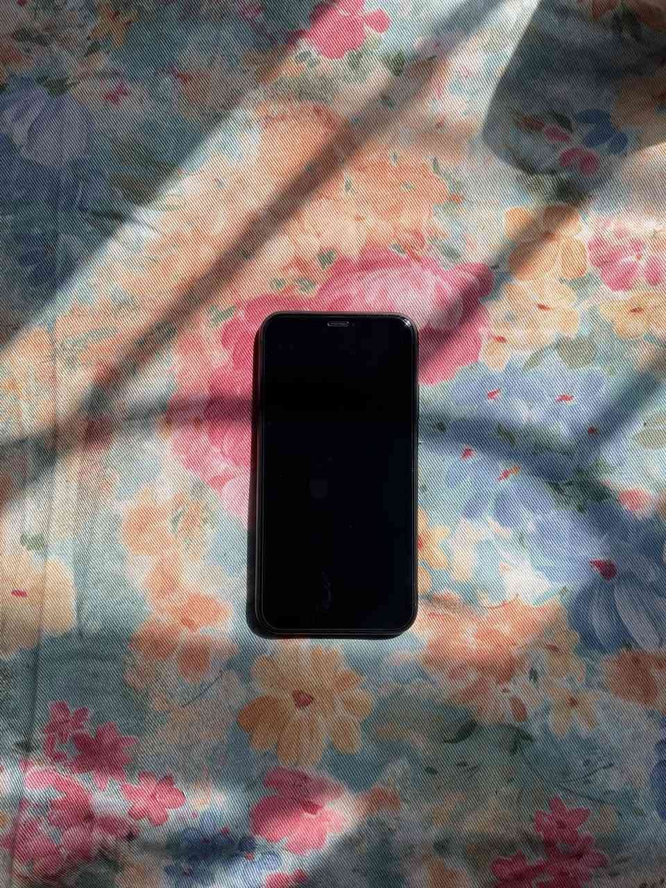 سلام عليكم آيفون 11 عادي بطاريه 86  و ذاكره 64 الجهاز بلادي بلادي كفاله عامه بالچيس ايشخط ما بي إذا لكيت بي شخط تاخذه بلاش كفاله ما مفتوح
آخر تحديث iOS 26.2.1 مكاني بغداد حي القاهره 
رقمي ***********
