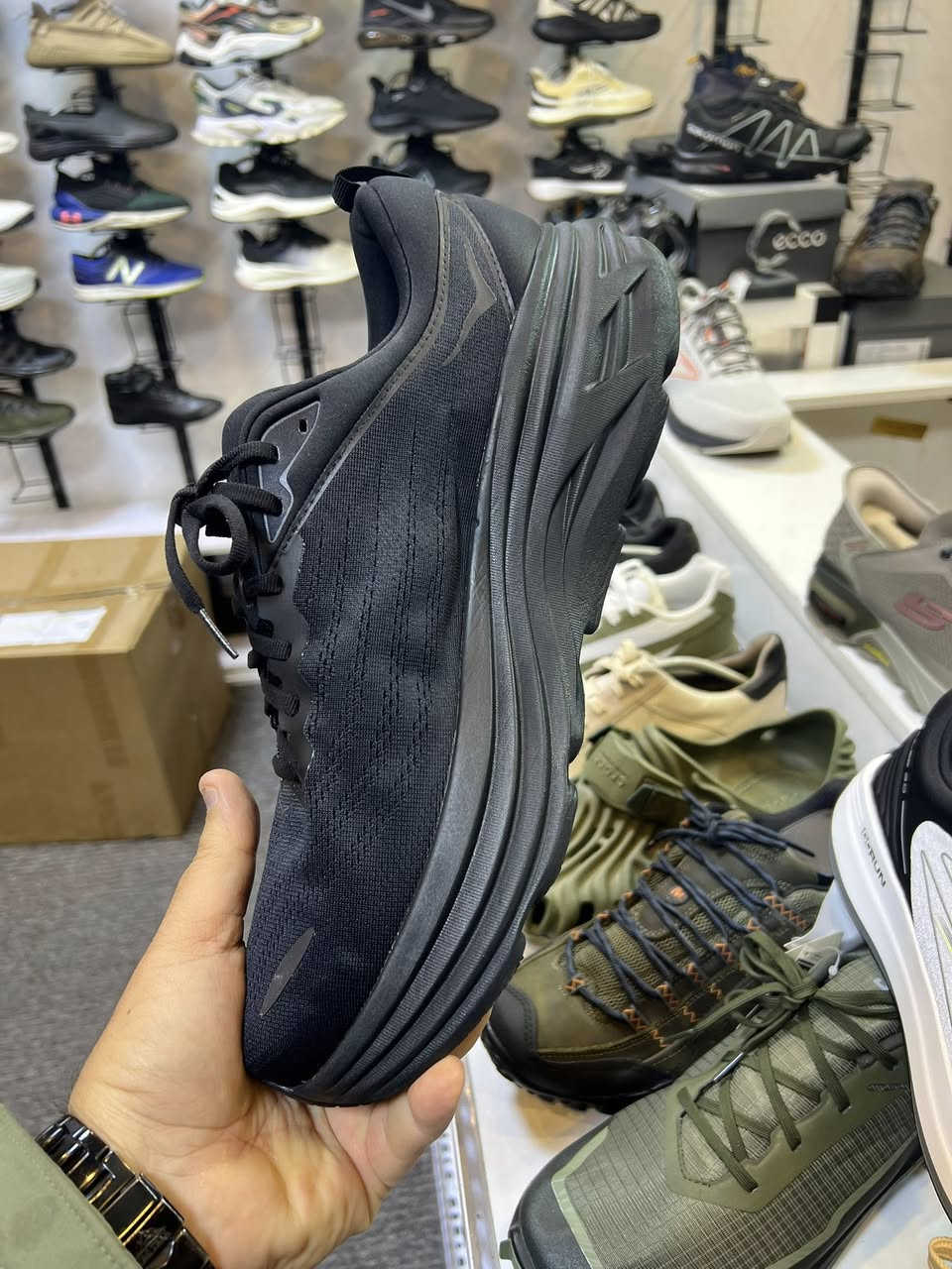 هوكا بوند 8 وكاله جديد اصلي طبي خفيف جدا مريح 

…………. قياس49 وثلث………… طول القدم32


**إذا كنت صاحب هذا الإعلان وتريد حذفه لأي سبب، رجاءا أرسل رسالة إلى الدعم الفني**